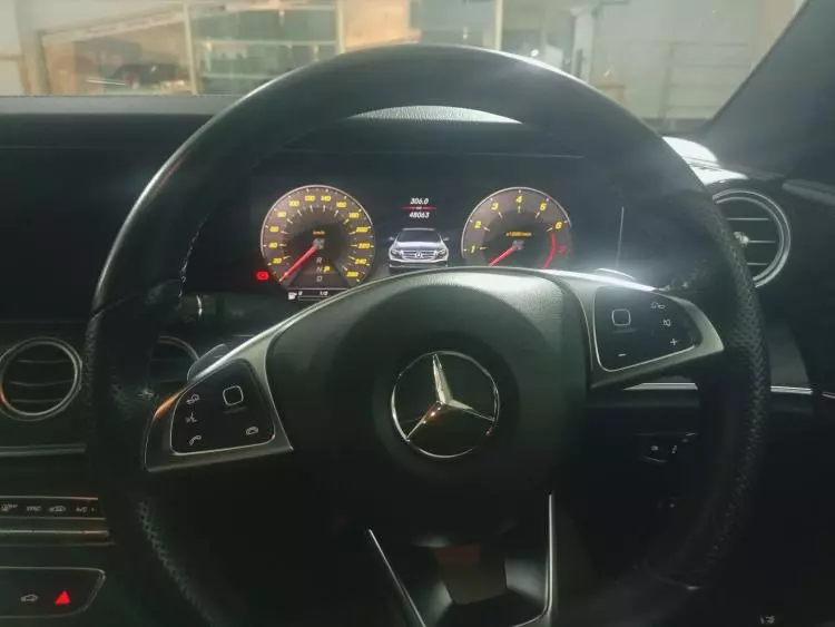 Mercedes-Benz E250