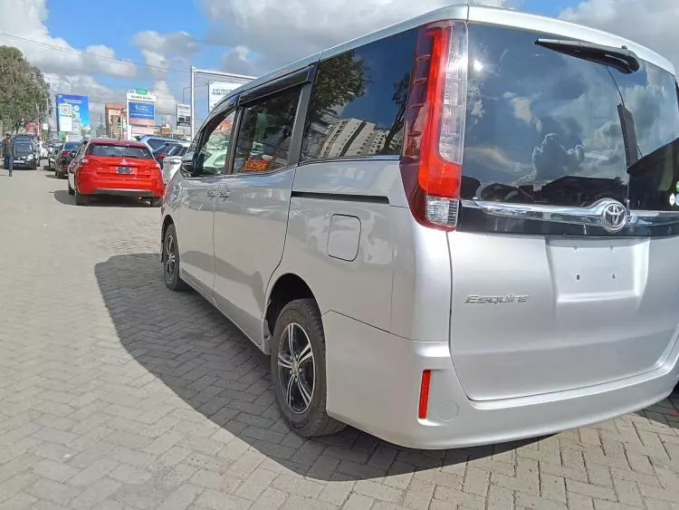 Toyota esquire