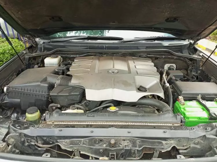 Toyota Landcruiser  V8