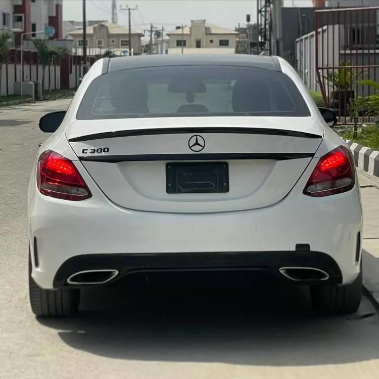 Mercedes-Benz C 300