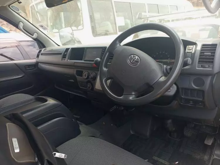 Toyota Hiace (High Roof)