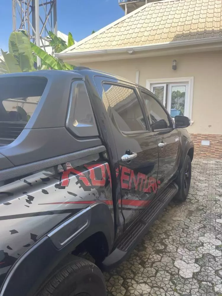 Toyota Hilux