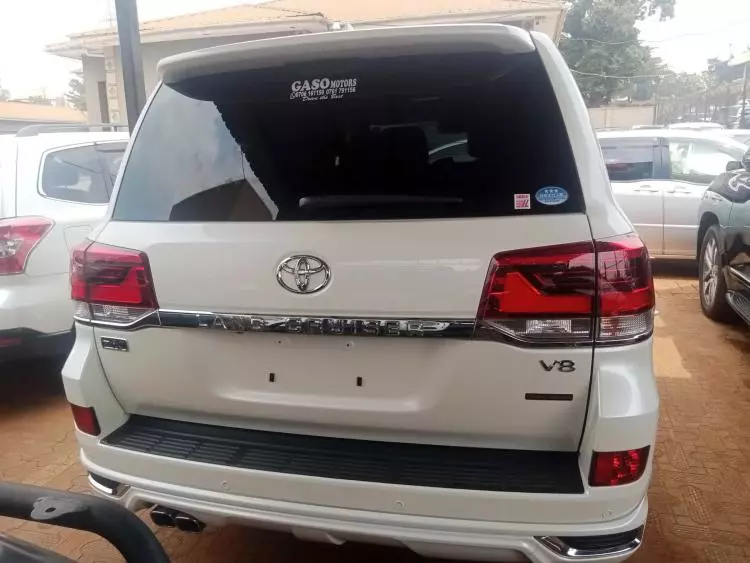 Toyota Landcruiser  V8