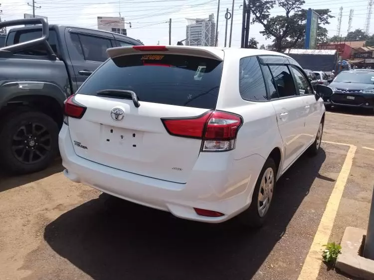 Toyota Fielder 
