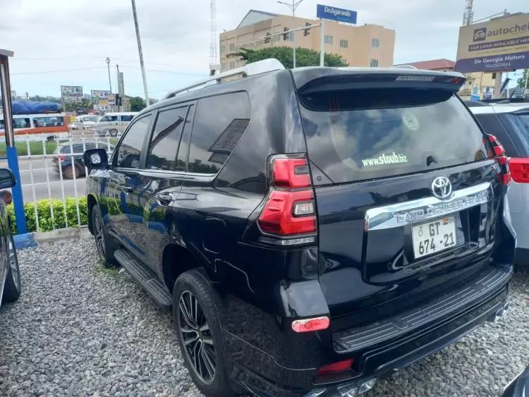 Toyota Land Cruiser Prado VX.L