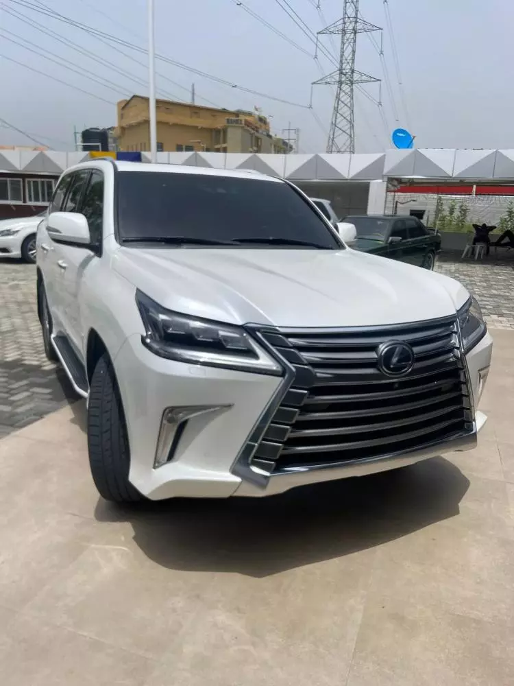 Lexus LX 570