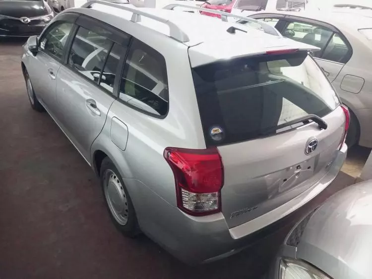 Toyota Fielder hybrid 