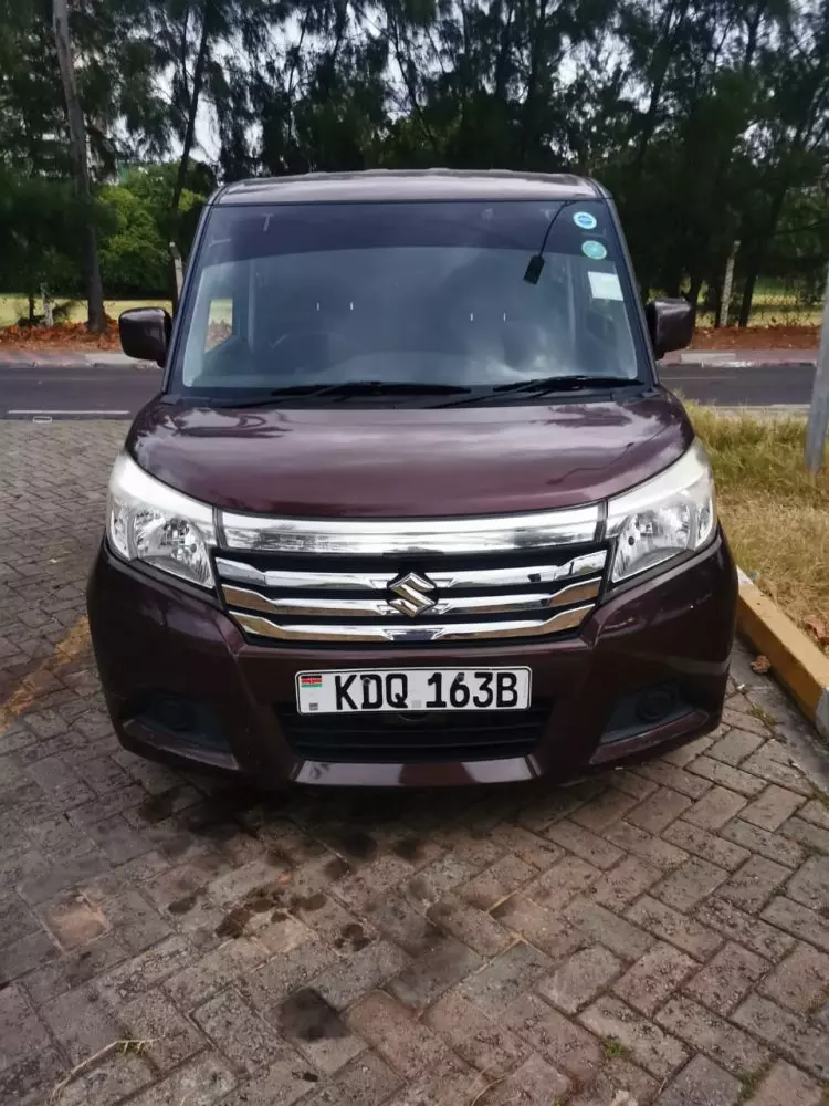 SUZUKI Solio