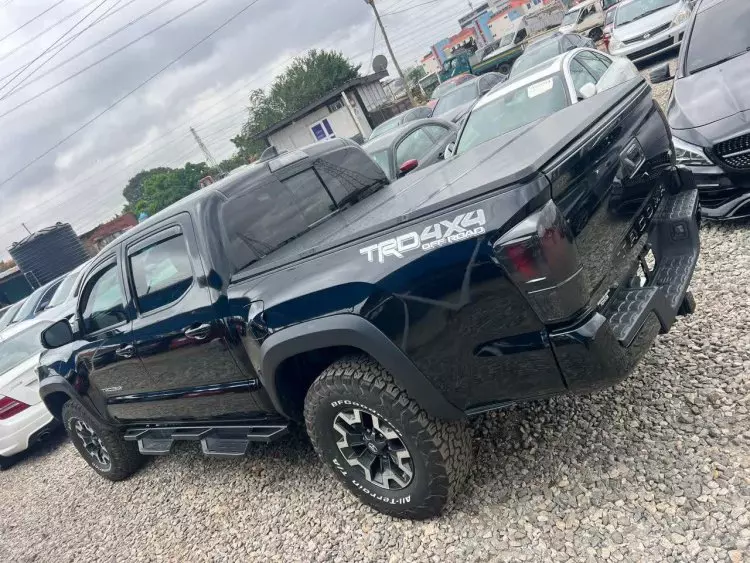 Toyota Tacoma