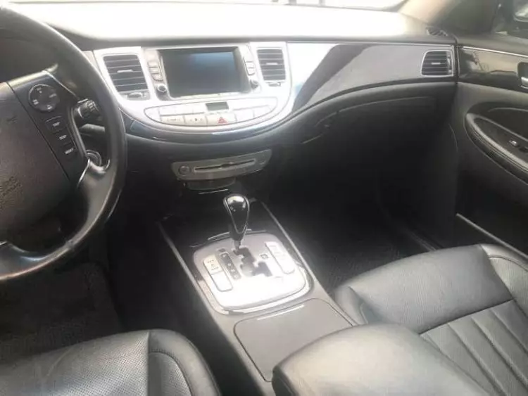 Hyundai Genesis