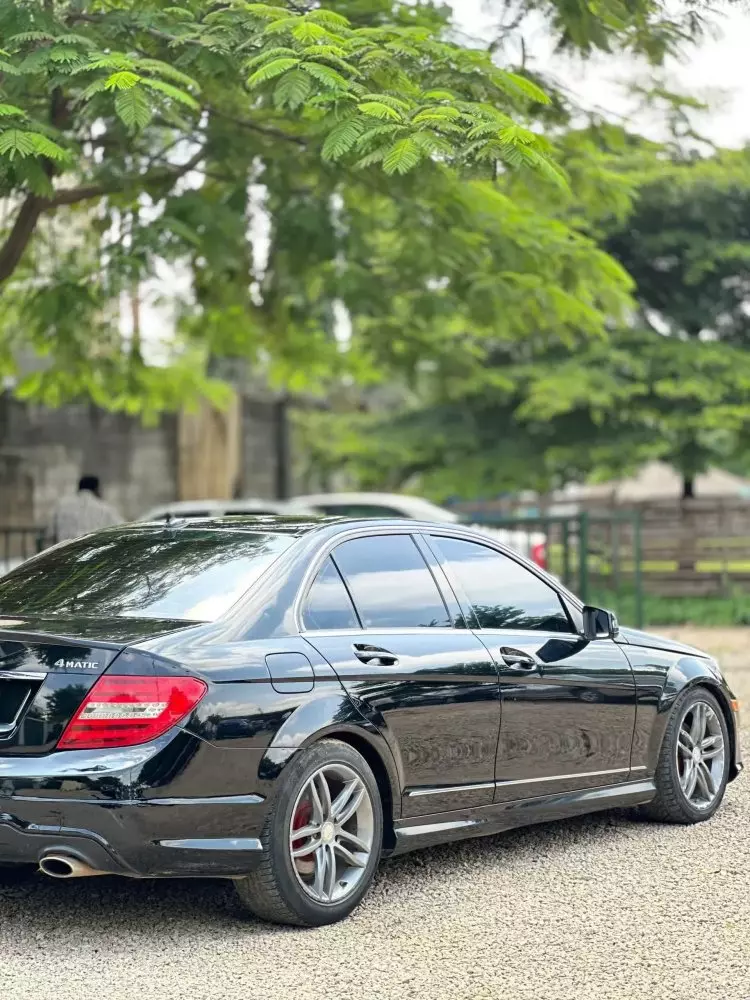 Mercedes-Benz C 300