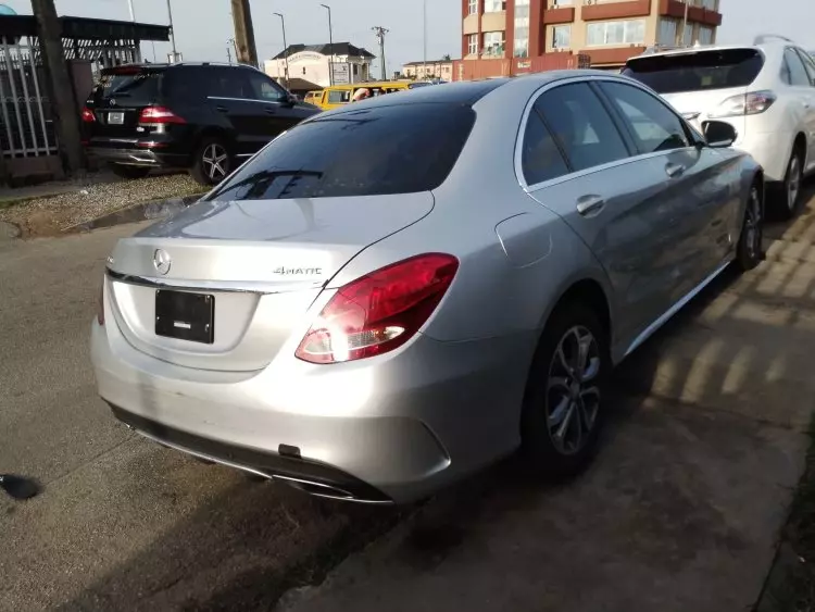 Mercedes-Benz C 300
