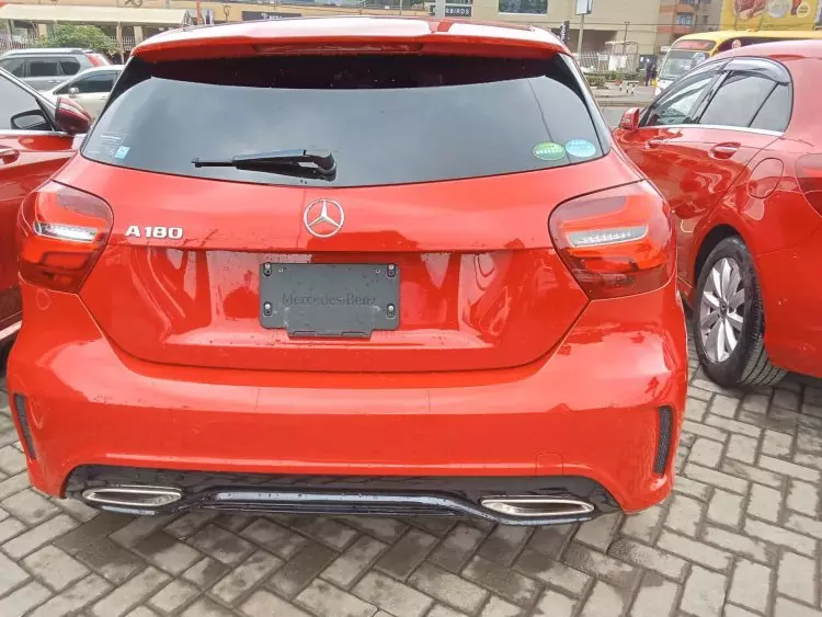 Mercedes-Benz A 180