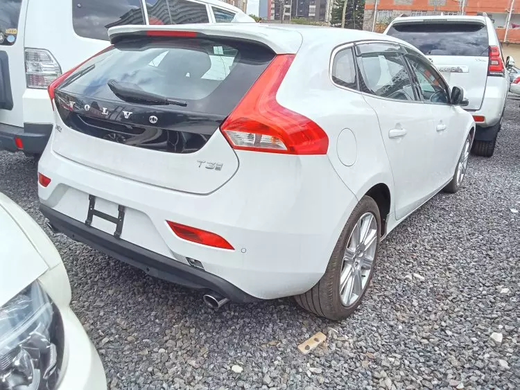 Volvo V40