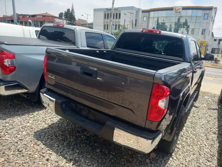 Toyota Tundra