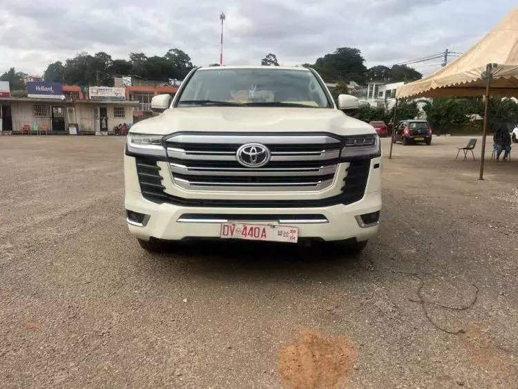 Toyota Landcruiser  V8