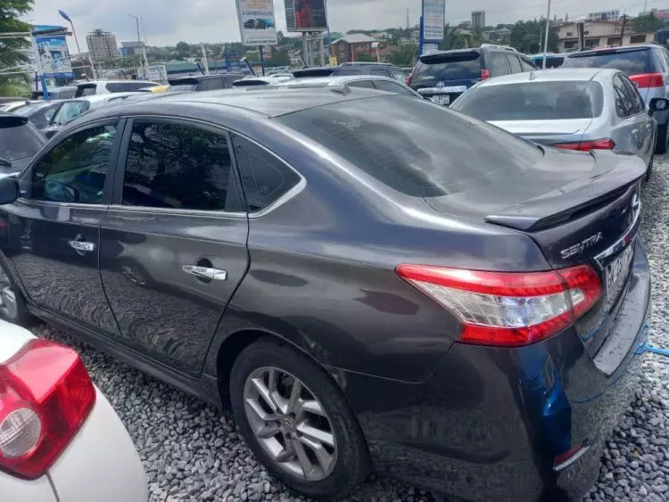 Nissan Sentra