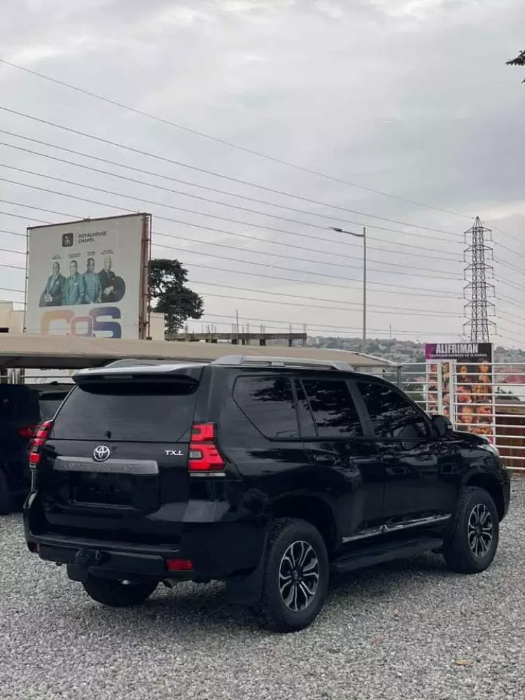 Toyota Land Cruiser Prado TX L