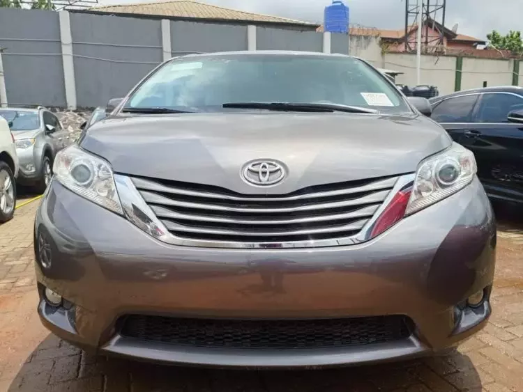 Toyota Sienna