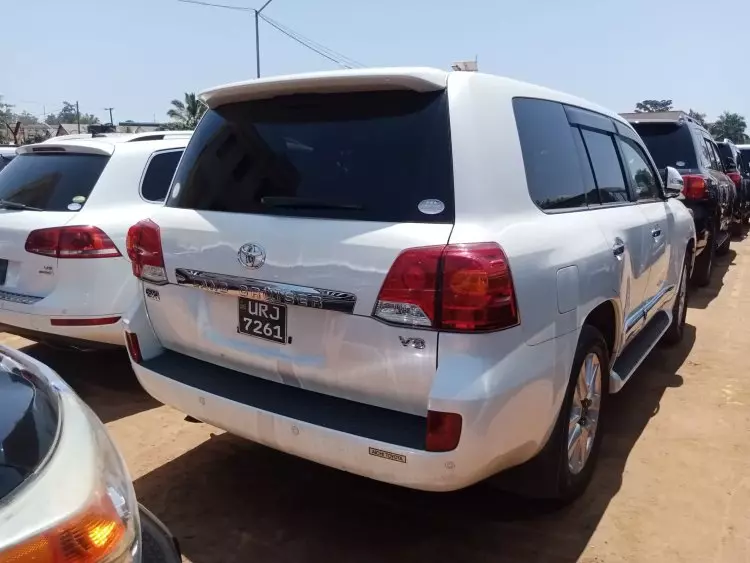 Toyota Landcruiser  V8