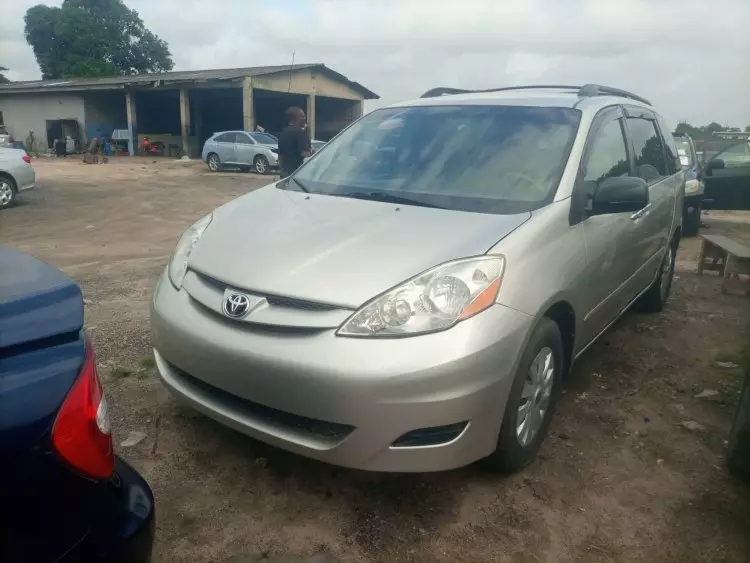 Toyota Sienna