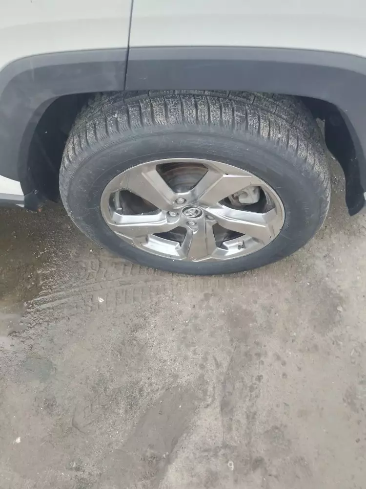Toyota Rav 4 8AT 2.5l (Adventure Grade)