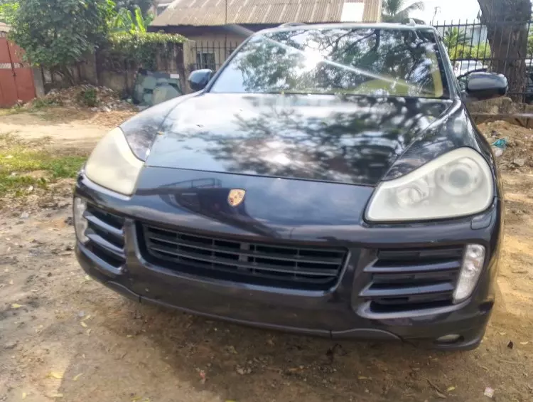 PORSCHE Cayenne