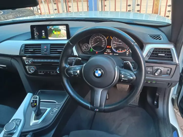 BMW 320