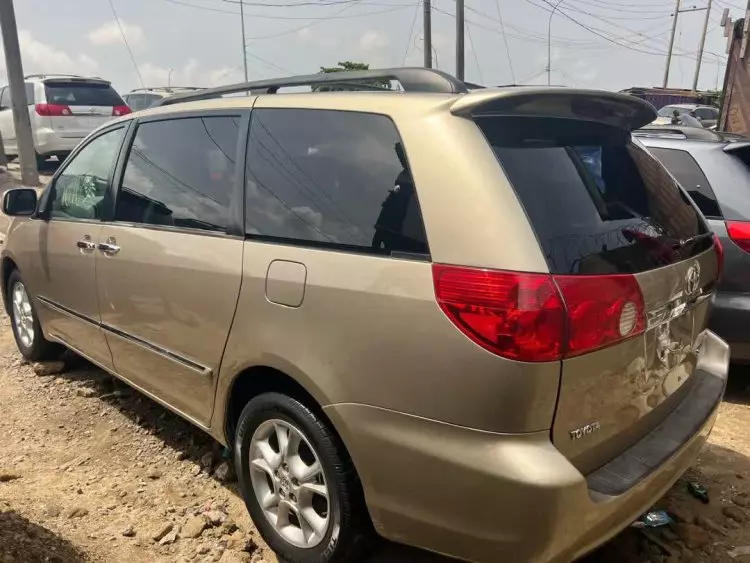 Toyota Sienna