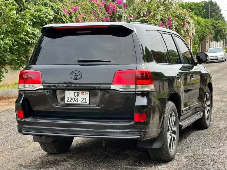 Toyota Landcruiser  V8