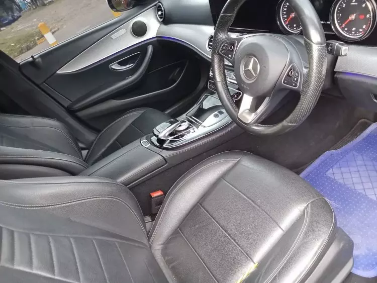 Mercedes-Benz E 220