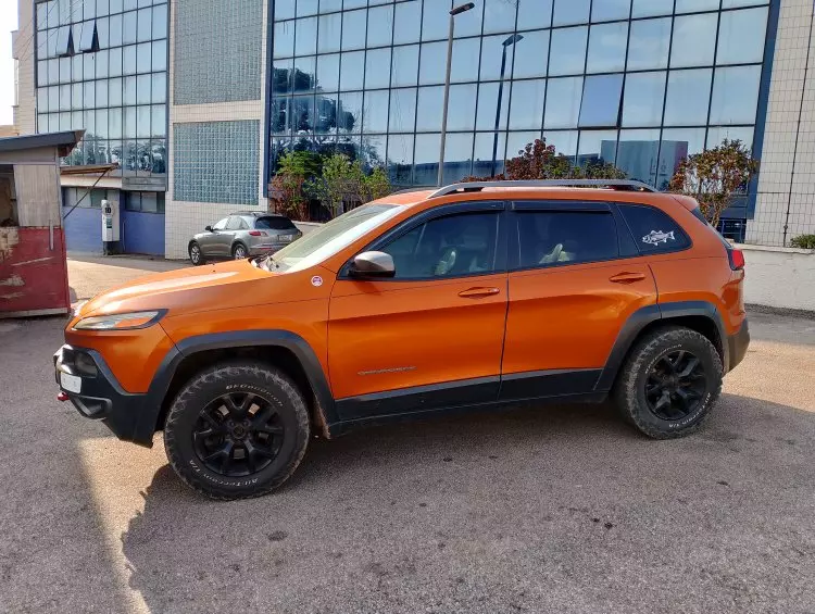 JEEP Cherokee
