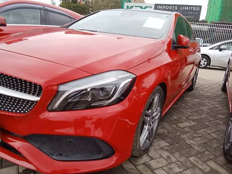 Mercedes-Benz A 180