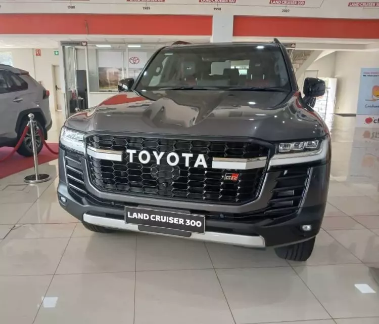 Toyota Landcruiser 300 GR Sport
