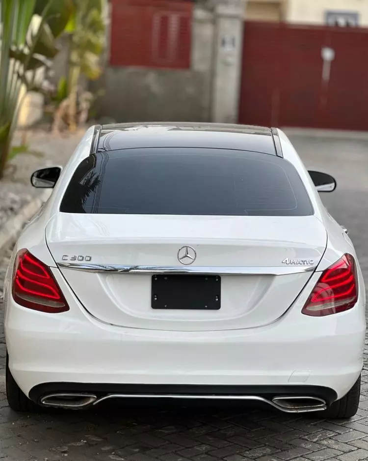 Mercedes-Benz C 300