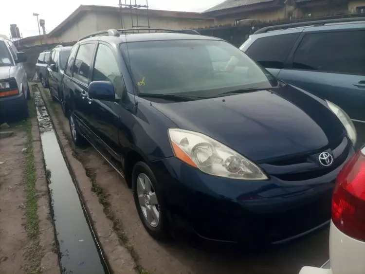 Toyota Sienna