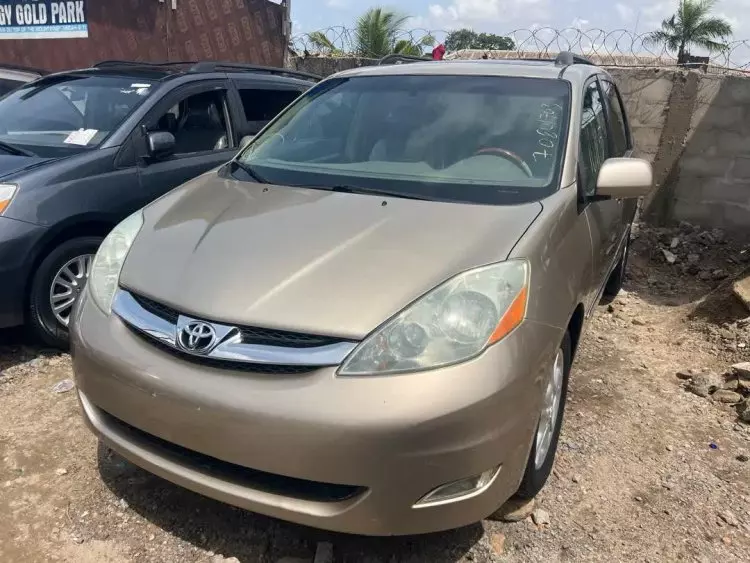 Toyota Sienna