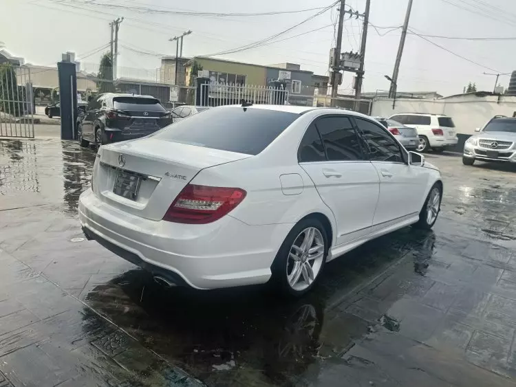 Mercedes-Benz C 300