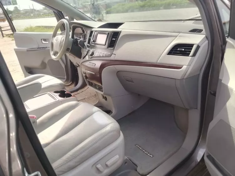Toyota Sienna