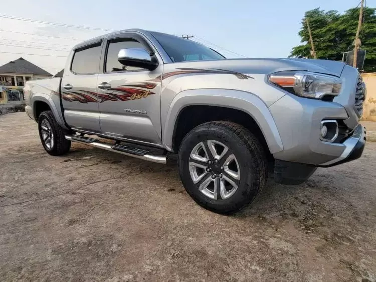 Toyota Tacoma