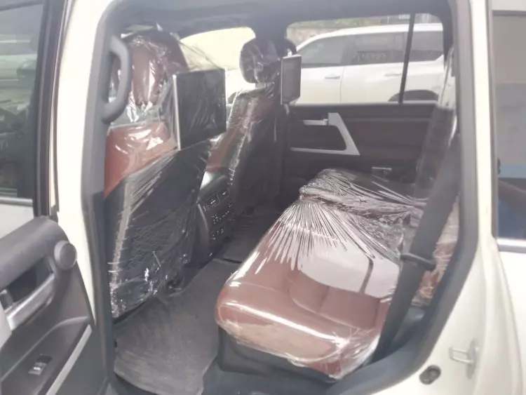 Toyota Land Cruiser V8