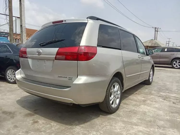 Toyota Sienna