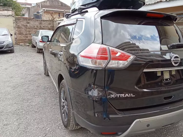 Nissan X-TRAIL