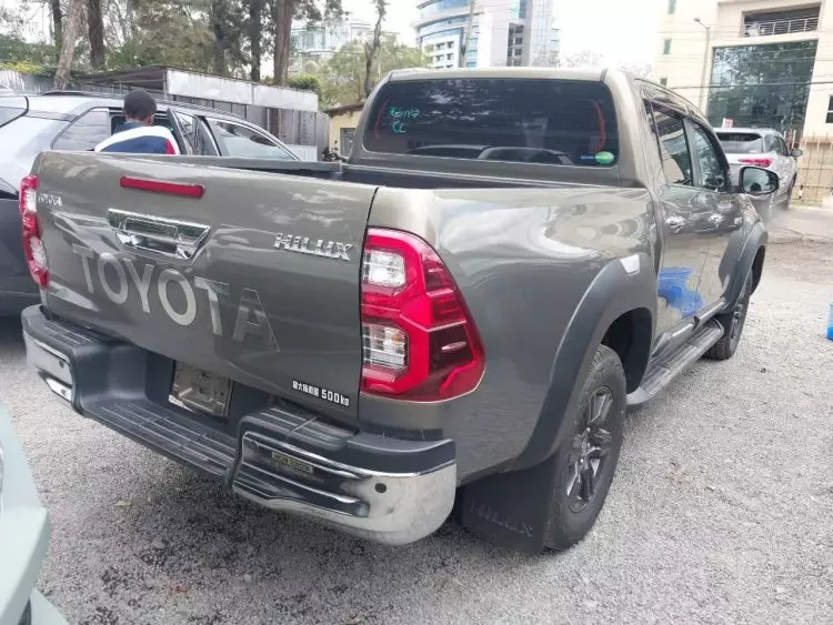 Toyota Hilux
