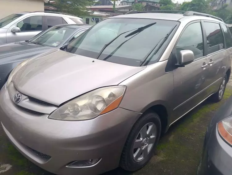 Toyota Sienna