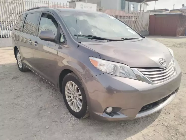 Toyota Sienna