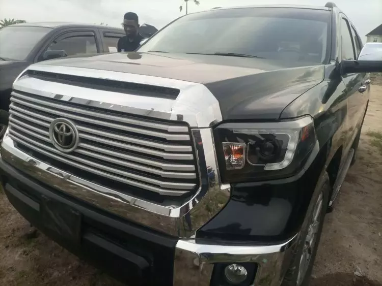 Toyota Sequoia
