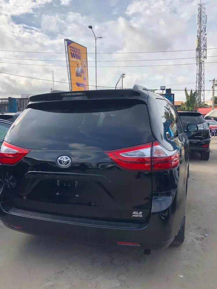 Toyota Sienna