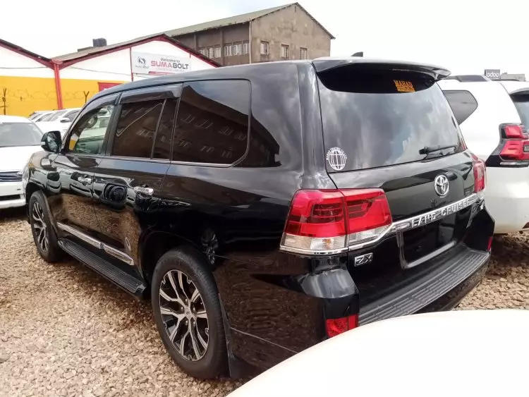 Toyota Landcruiser  V8