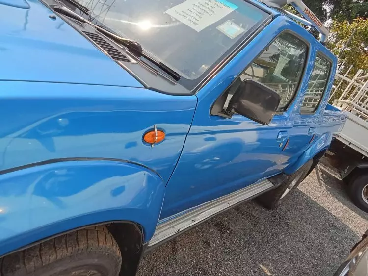 Nissan NP 300